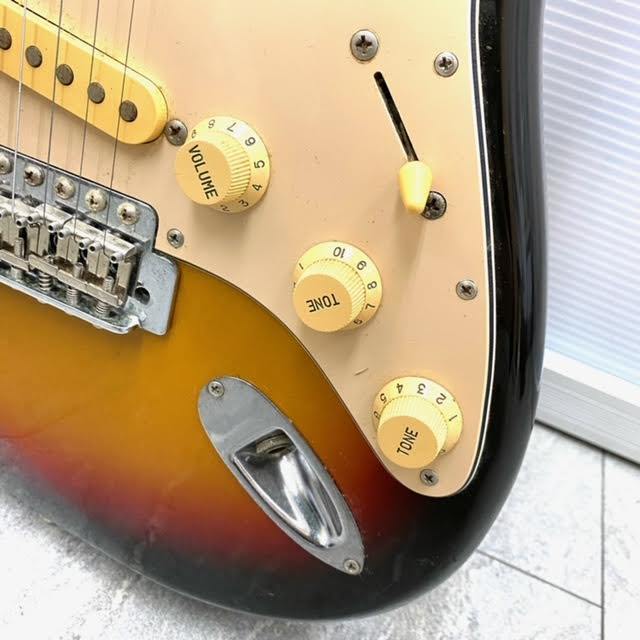 仙106 Squier by Fender スクワイア ストラトキャスター エレキギター ギター ソフトケース その他付属品付き_画像5