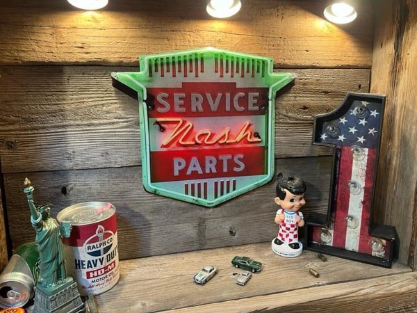 1円 新品 ガレージインテリアに最高 ダイカット エンボス メタルサイン Nash SERVICE PARTS ネオンプレート 男前インテリア 看板 アメリカ_画像2