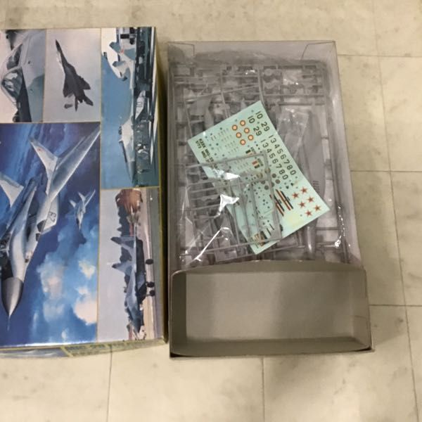1円〜 ハセガワ 1/72 F-4J ファントムII ブルーエンジェルス 1/32 P-51D ムスタング 他_画像4
