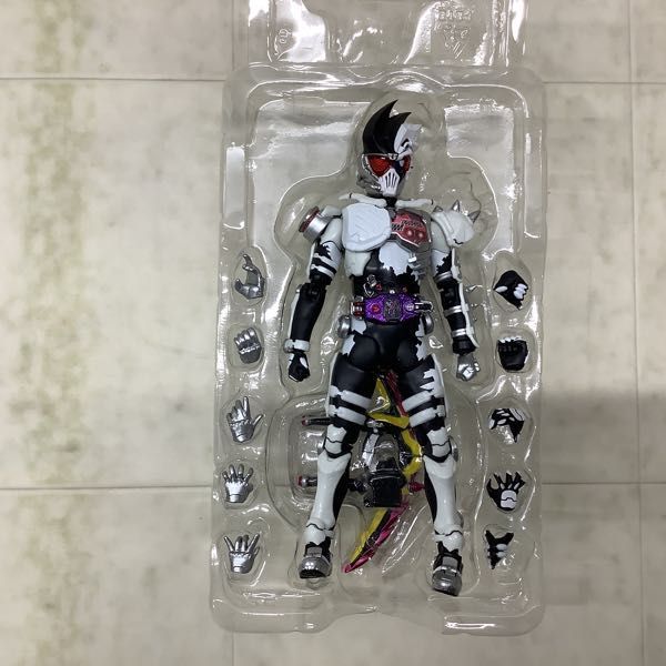 1円〜 欠品 バンダイ S.H.Figuarts 仮面ライダーエグゼイド 仮面ライダーゲンム ゾンビゲーマー レベルX_画像2