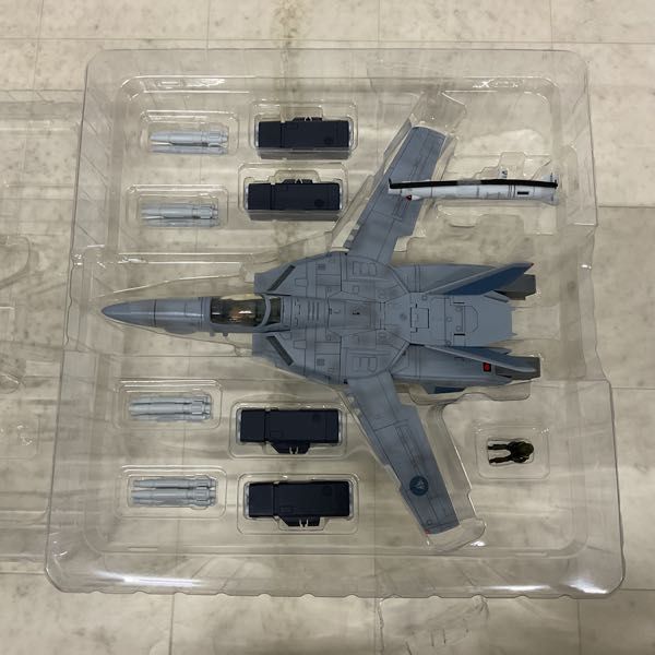 1円〜 やまと 1/48 超時空要塞マクロス 完全変形 VF-1A ロービジリティーカラー リミテッドバージョン_画像2