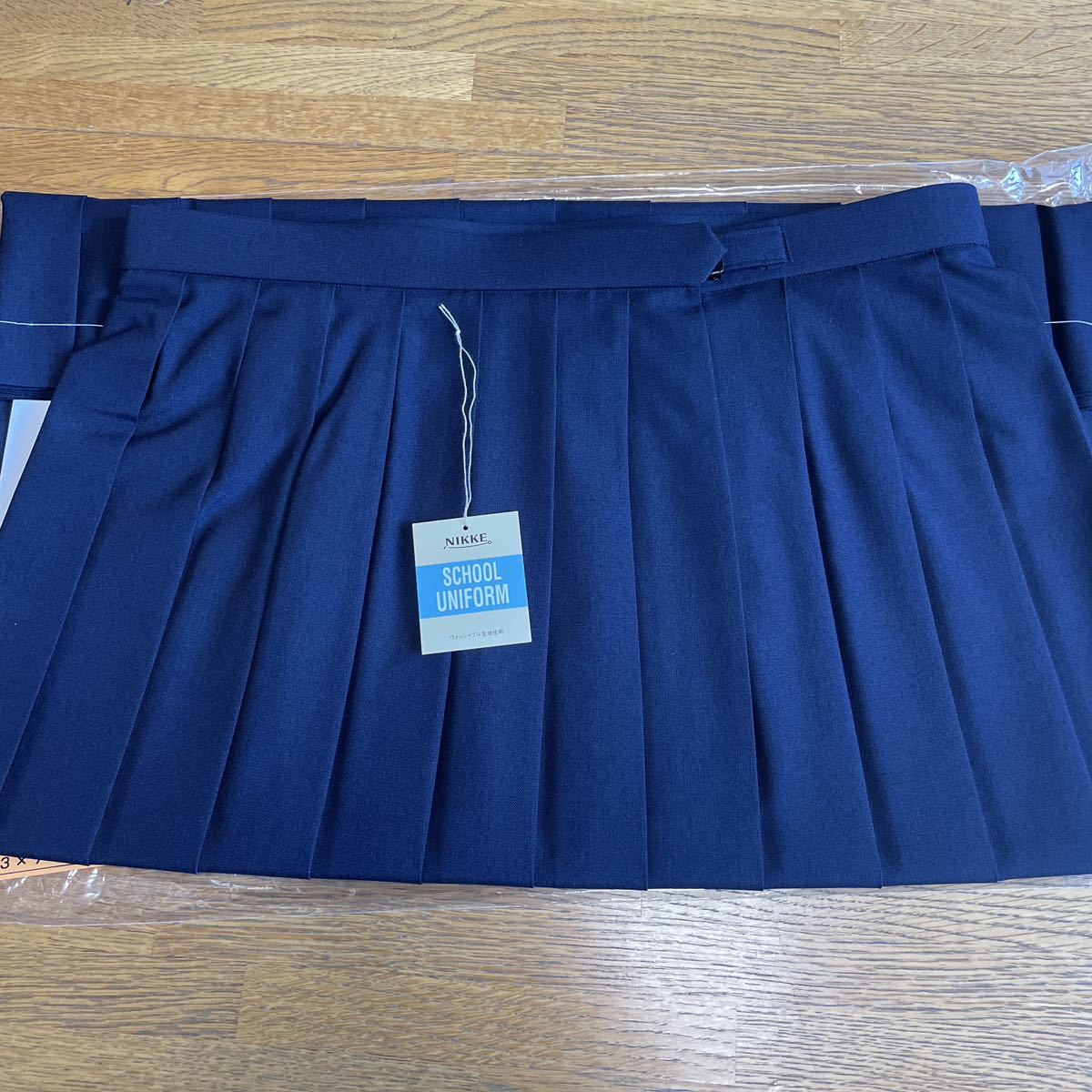 新品　ニッケ素材　夏スカート　ｗ90 紺色_画像1