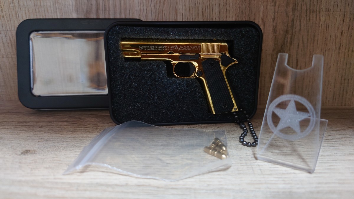 精巧1/3スケール ミニチュアモデルガン　コルトM1911 ガバメント　ゴールド　保存BOX＋スタンド＋追加ダミーカート