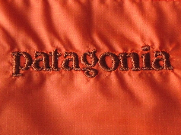 希少 デッドストック タグ付 ビンテージ Patagonia パタゴニア 2004AW MICRO PUFF P/O マイクロパフ プルオーバー ジャケット S オレンジ_画像8