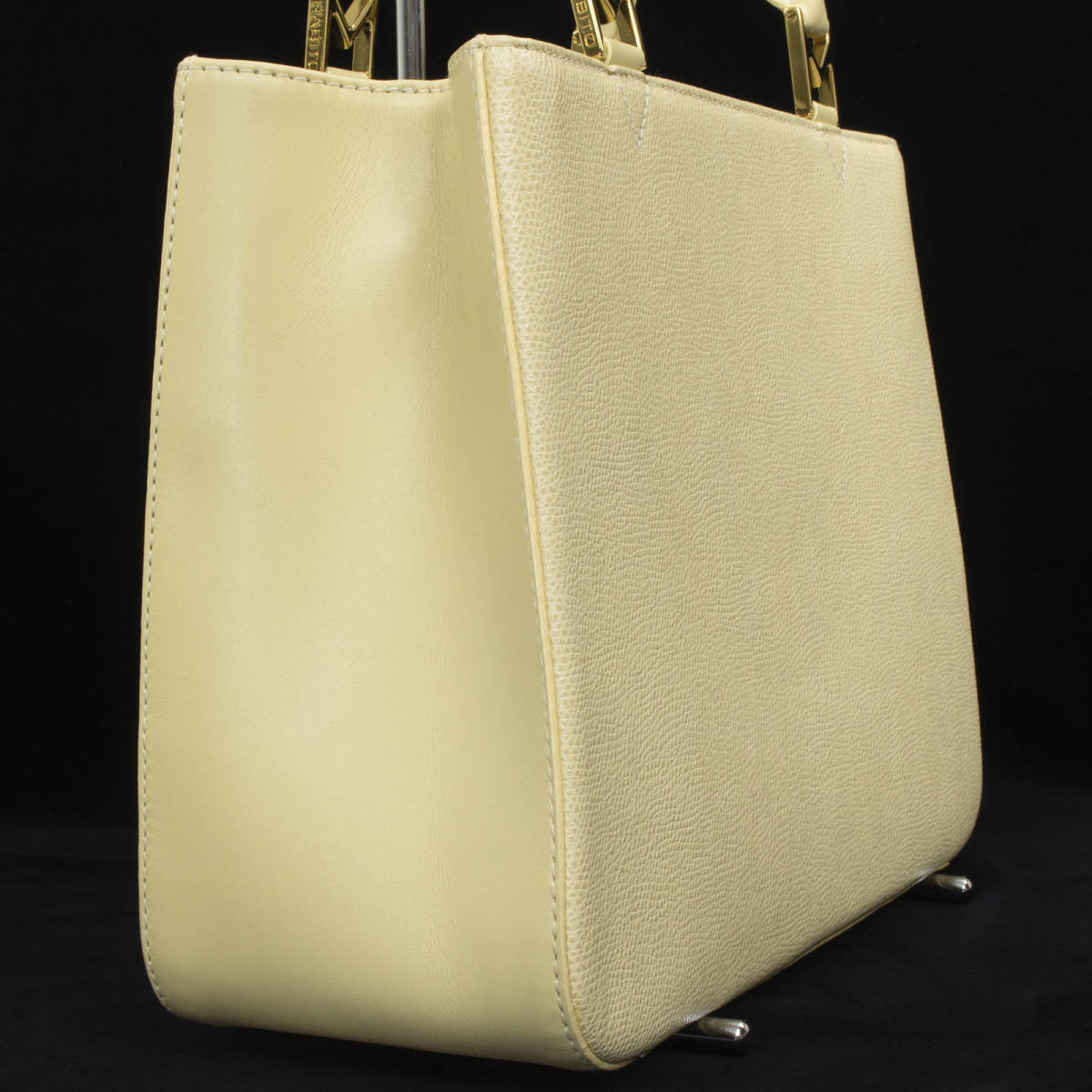 【全額返金保証・送料無料・極美品】モラビトのハンドバッグ 正規品 本革 ヴィンテージ 女性 カーフレザー 綺麗 シンプル 鞄 バックの画像6