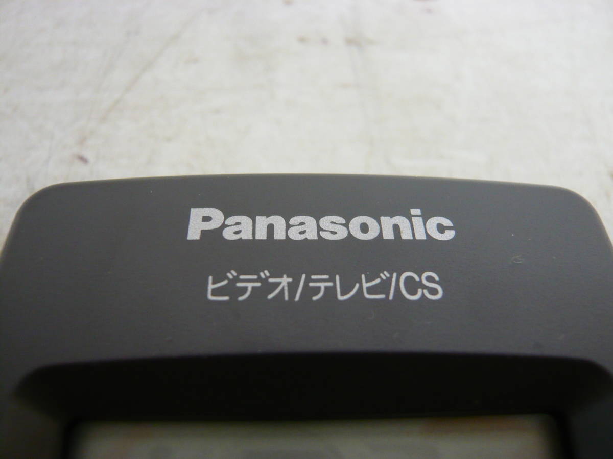 1円～湘/Panasonic/ビデオデッキ用リモコン/リモコンのみ/映像機器用/家電用/インテリア/通電のみ確認/傷ホコリ汚れ有★祝12.15-042★_画像4