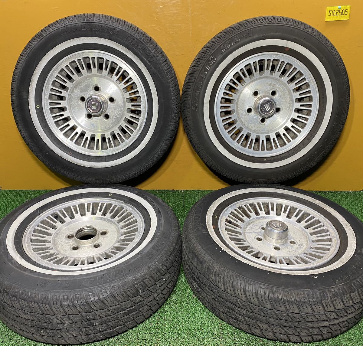 深溝 P205/70R14 M+S 93S MAXXIS MA-1 ホワイトリボンタイヤ 2021年 ☆トヨタ120クラウン純正【14×5.5J +27 PCD:114.3×5H ハブ径:67mm】_画像1