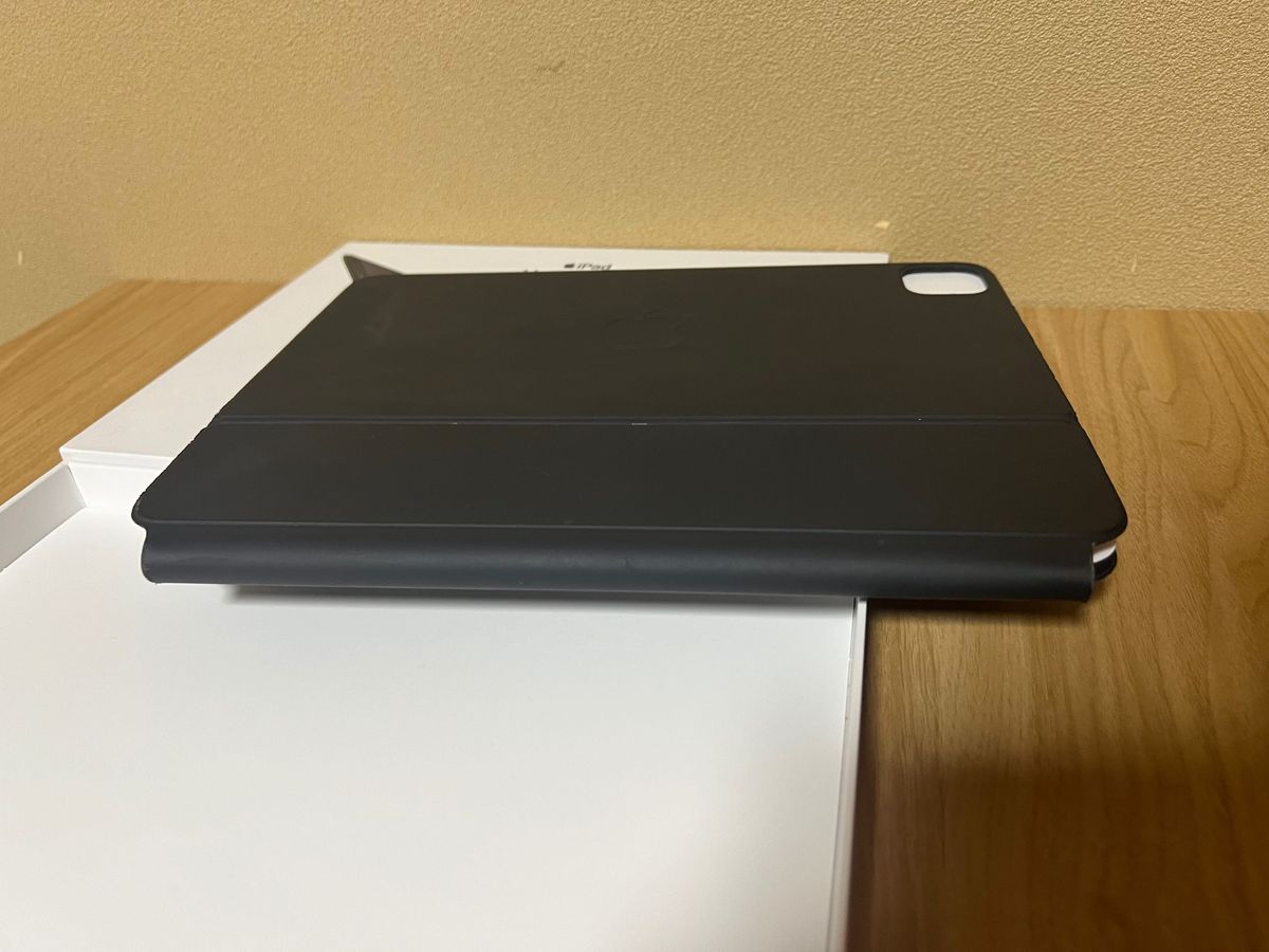 Magic Keyboard iPad 11インチ用 - 日本語 -ブラック MXQT2J/A Magic Keyboard iPad 11インチ用 - 日本語 -ブラック MXQT2J/A