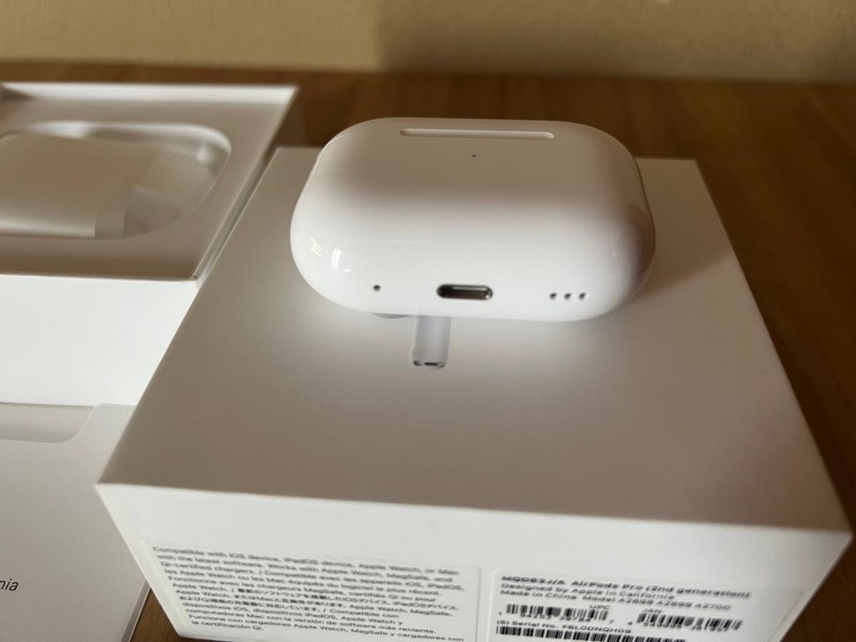 美品 】AirPods Pro 第2世代 MQD83J/A A2698 A2699 A2700 動作 美品 】AirPods Pro 第2世代 MQD83J/A A2698 A2699 A2700 動作