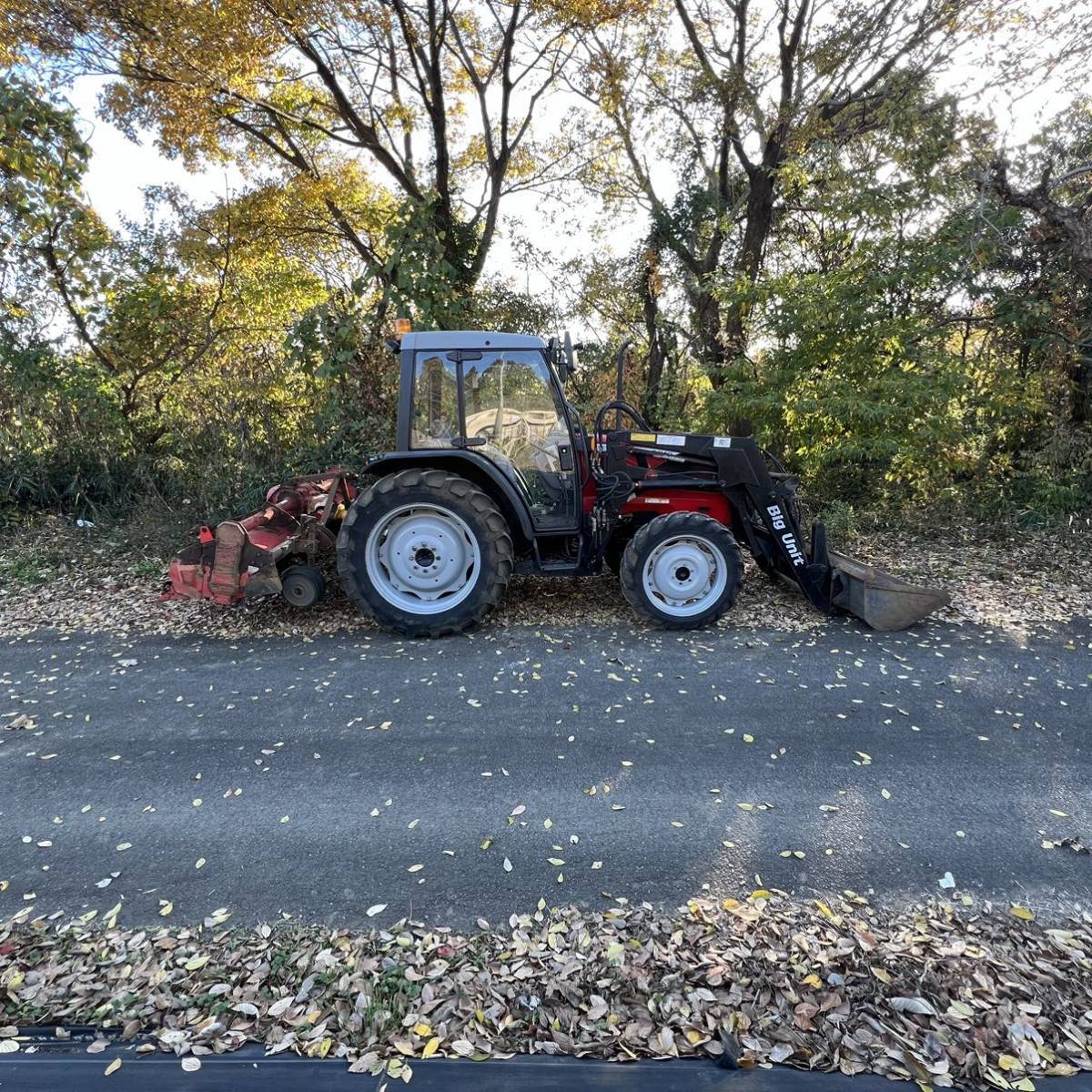 マッセイファーガソン トラクター　MF2210-4 MASSEY FERGUSON　引き取り限定 120万売切り_画像1