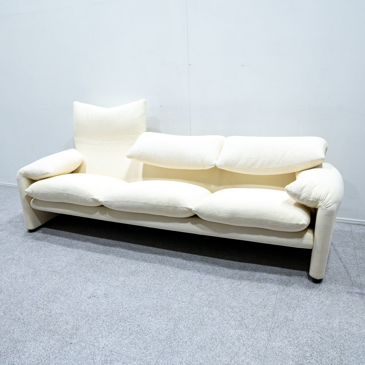 [ secondhand goods ]Cassinakasi-naMARALUNGA 3Pmalarunga3 seater . sofa fabric ivory vi ko*maji -stroke reti regular price 107 ten thousand 