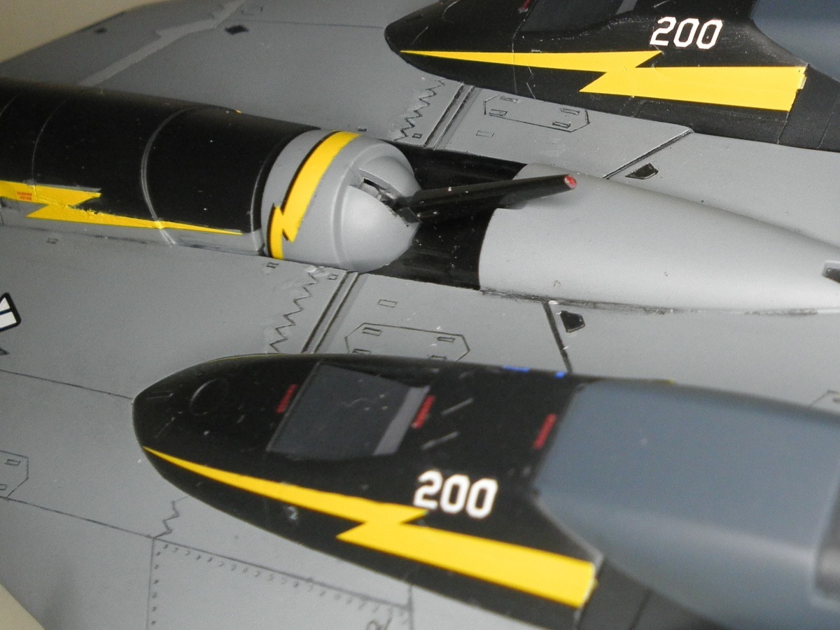 ハセガワ 1/72 VF-19A ライトニングス 200号機 組立済完成品_画像6
