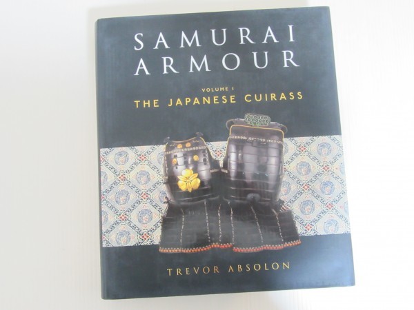 洋書 日本の甲冑図録/写真集 Samurai Armour : The Japanese Cuirass 武具 鎧