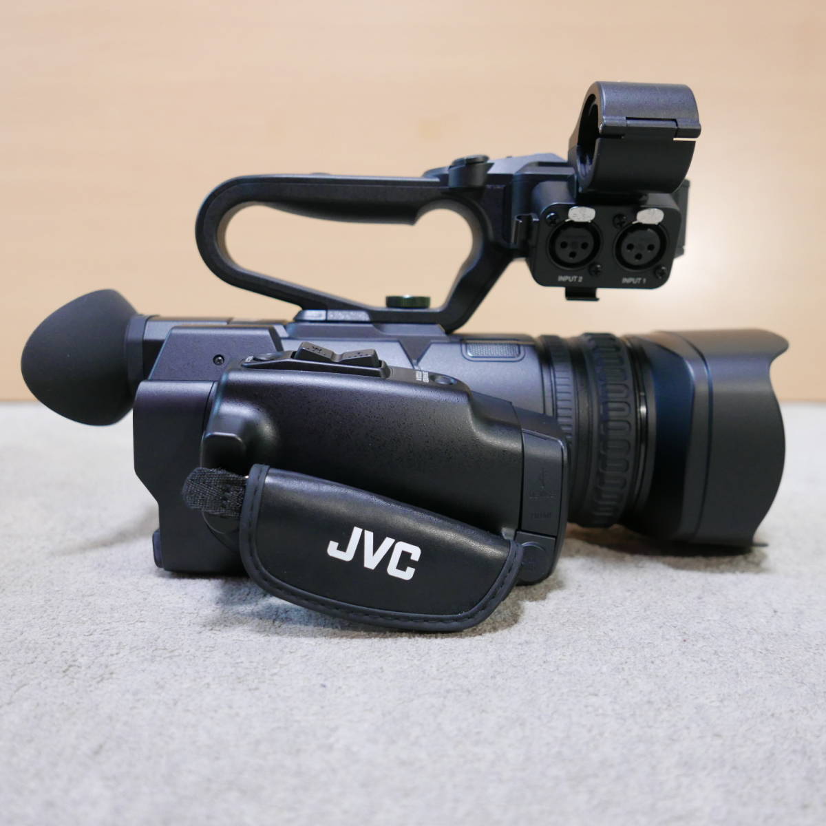 送料込み 新品同様品 JVC 4Kメモリーカードカメラレコーダー GY-HM175 付属品多数 ハンドヘルド カムコーダー_画像3