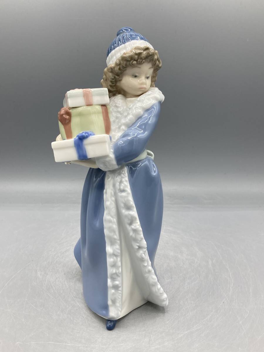 リヤドロ ナオ プレゼント フィギュリン スペイン製 陶器 置物 陶磁器 陶磁器人形