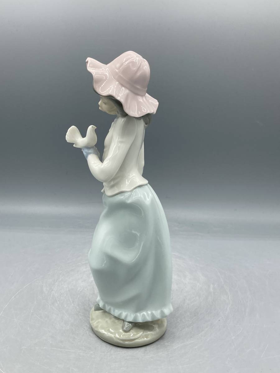 リヤドロ ナオ 女の子 鳩 フィギュリン スペイン製 陶器 置物 陶磁器 陶磁器人形_画像3