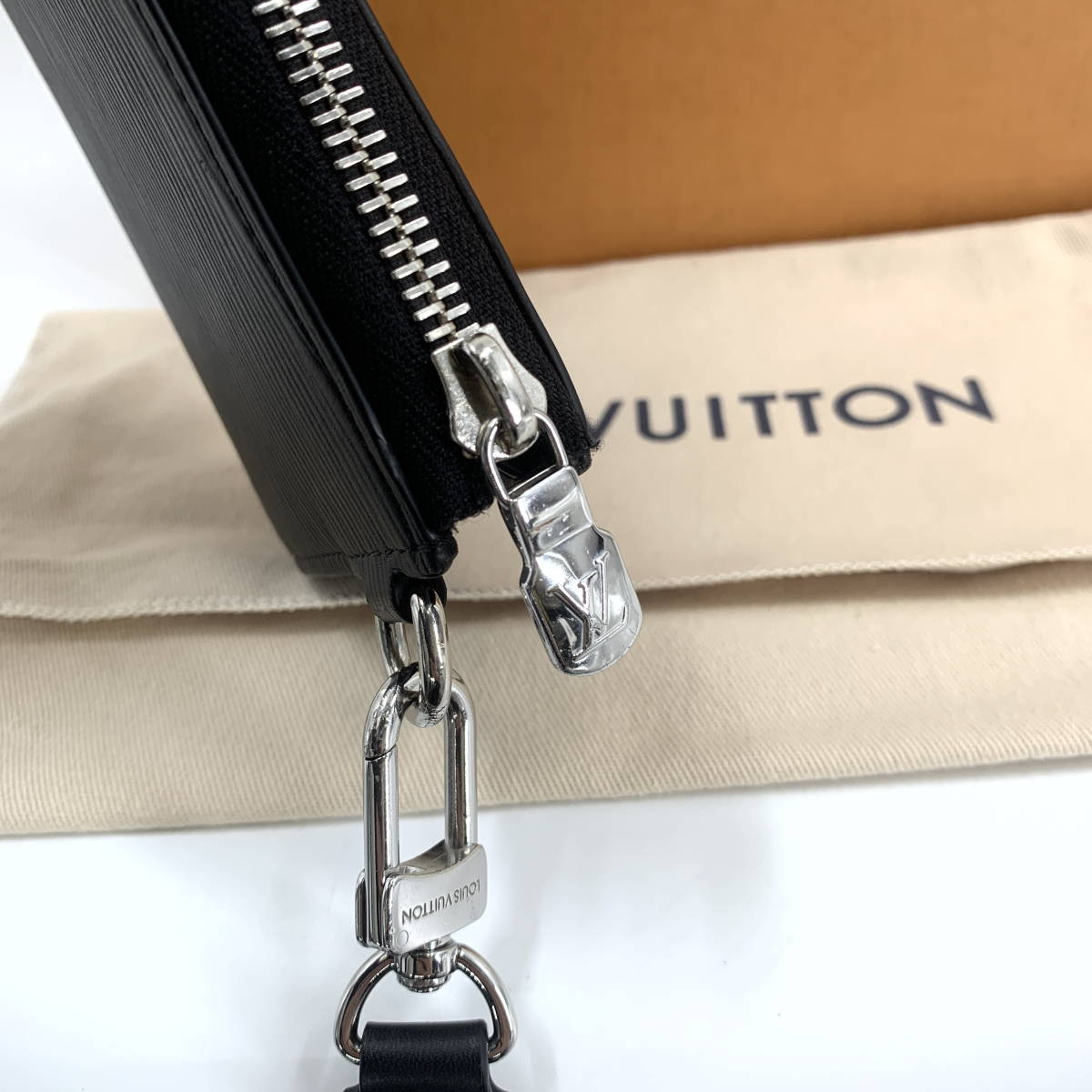 1円【未使用/希少品】LOUIS VUITTON ルイヴィトン M81325 エピ ジッピードラゴンヌ 長財布 クラッチバッグ メンズ RFID ブラック 新作_画像7