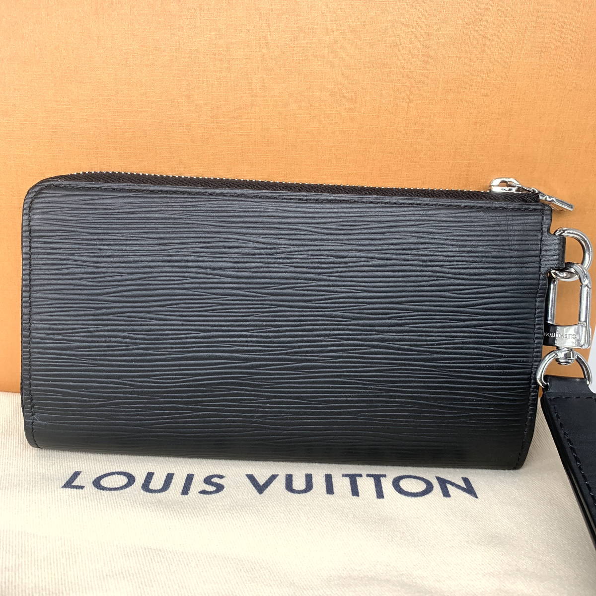 1円【未使用/希少品】LOUIS VUITTON ルイヴィトン M81325 エピ ジッピードラゴンヌ 長財布 クラッチバッグ メンズ RFID ブラック 新作_画像4