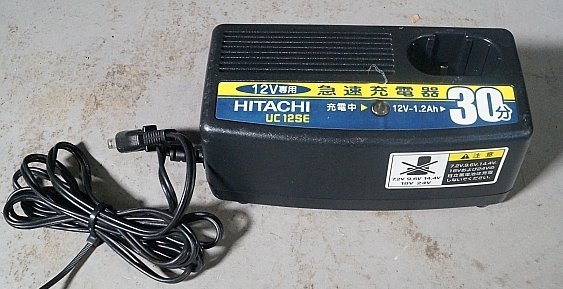 ◎ HITACHI ヒタチ 日立工機 12mm コードレスインパクトドライバ 充電器 100V UC12SE バッテリー 2個 EB1214L ※ジャンク品 FWH12DC2_画像8
