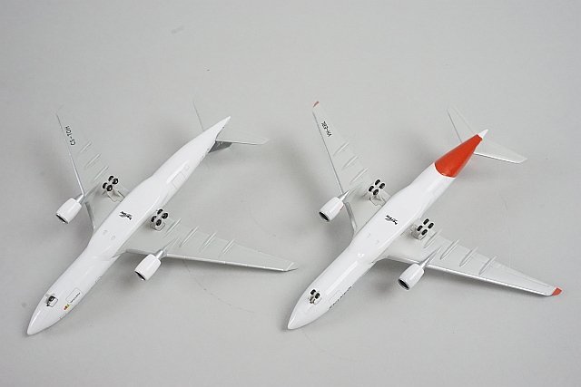 ★ herpa ヘルパ 1/500 A330-200 QANTAS カンタス VH-EBL / TAP ポルトガル CS-TOH 2点セット_画像3