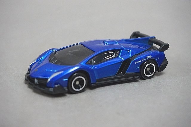 TOMICA トミカ 1/67 LAMBORGHINI ランボルギーニ ヴェネーノ ブルー トミカイベントモデル No.12_画像2