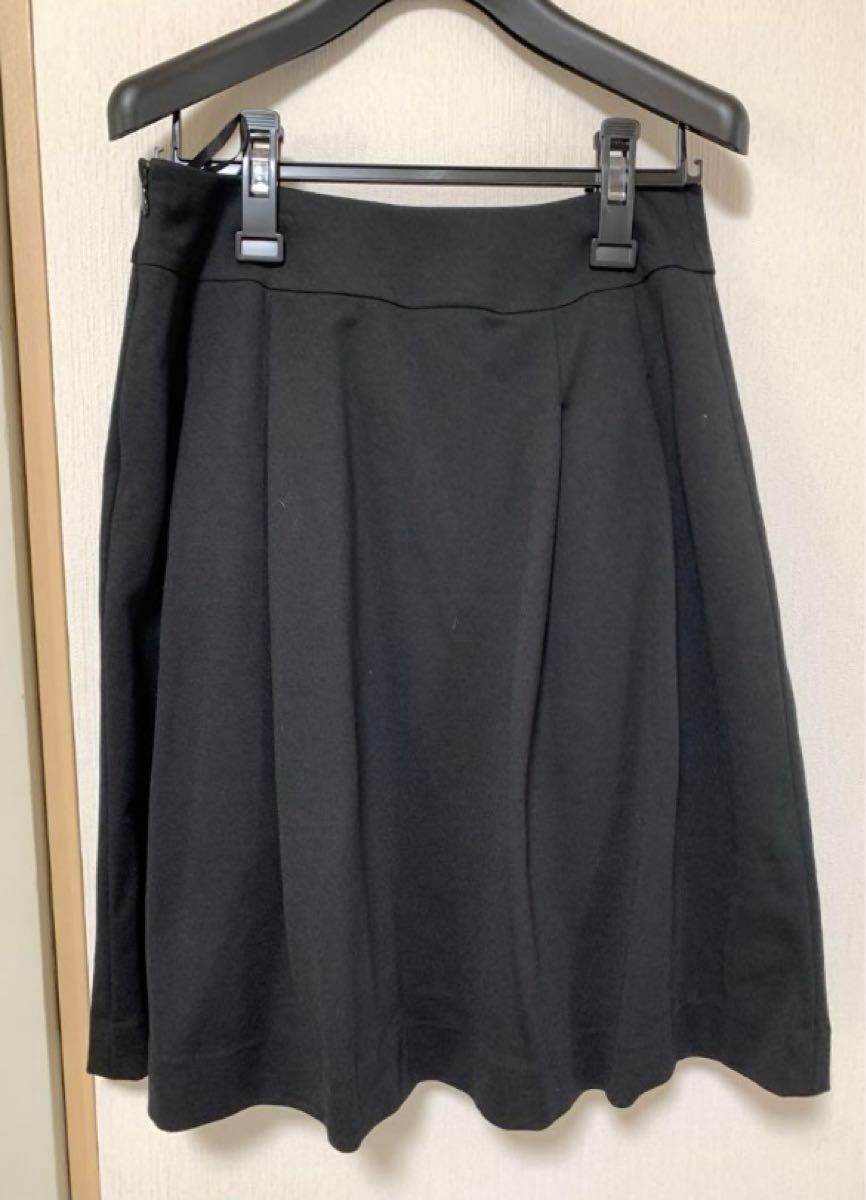 スカート　スーツ　黒　M  新古品　セレモニー　 ジャケット 黒 フォーマル シンプル 無地
