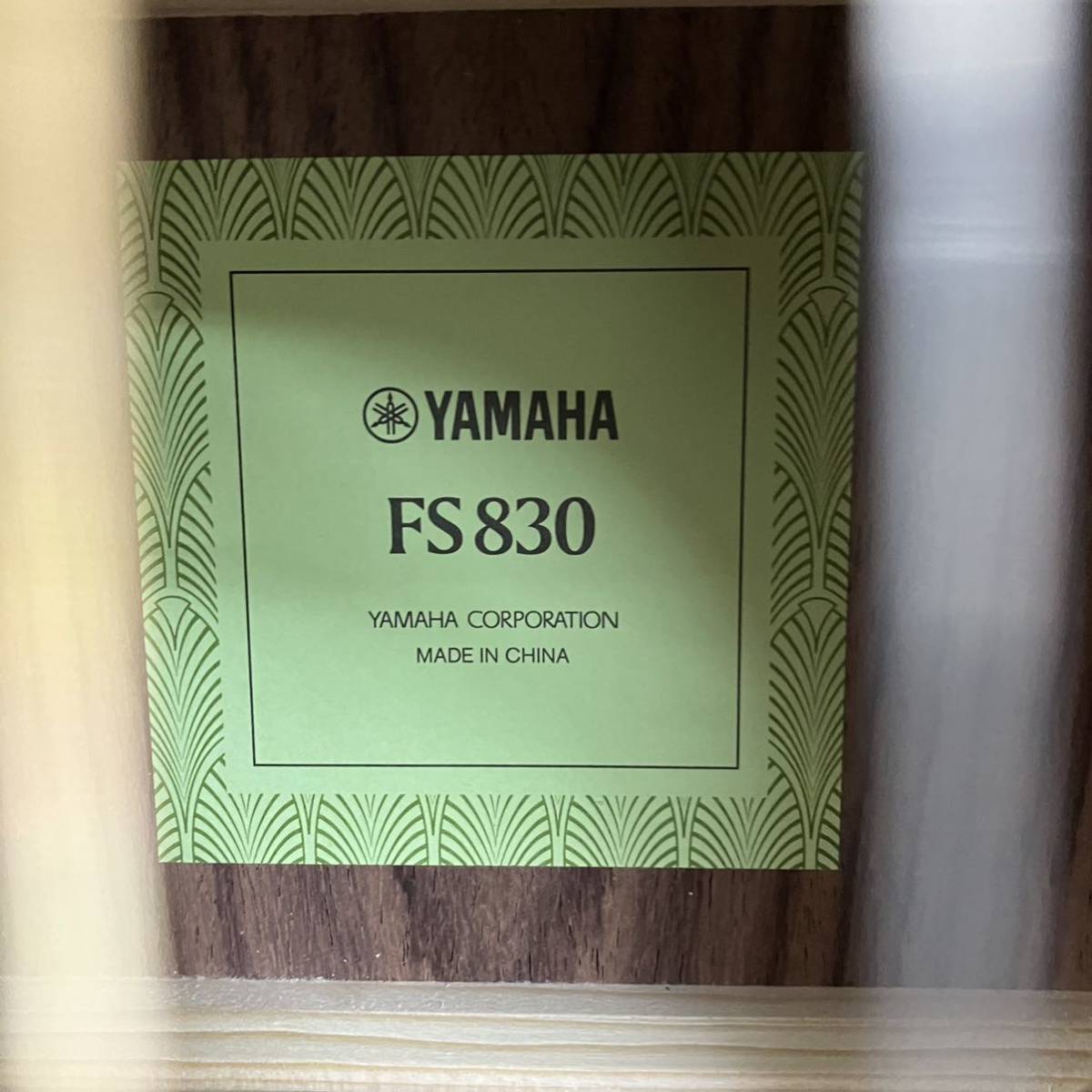 □【売り切り】YAMAHA ヤマハ アコースティックギター FS830 アコギ 替え弦付属 ペグワインダー付属 ソフトケース付属 チューナー付属_画像4