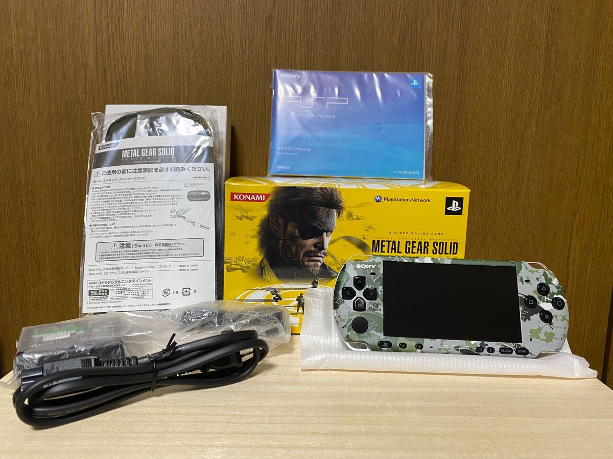 【PSP本体未使用】メタルギア ソリッド ピースウォーカー プレミアムパッケージ
