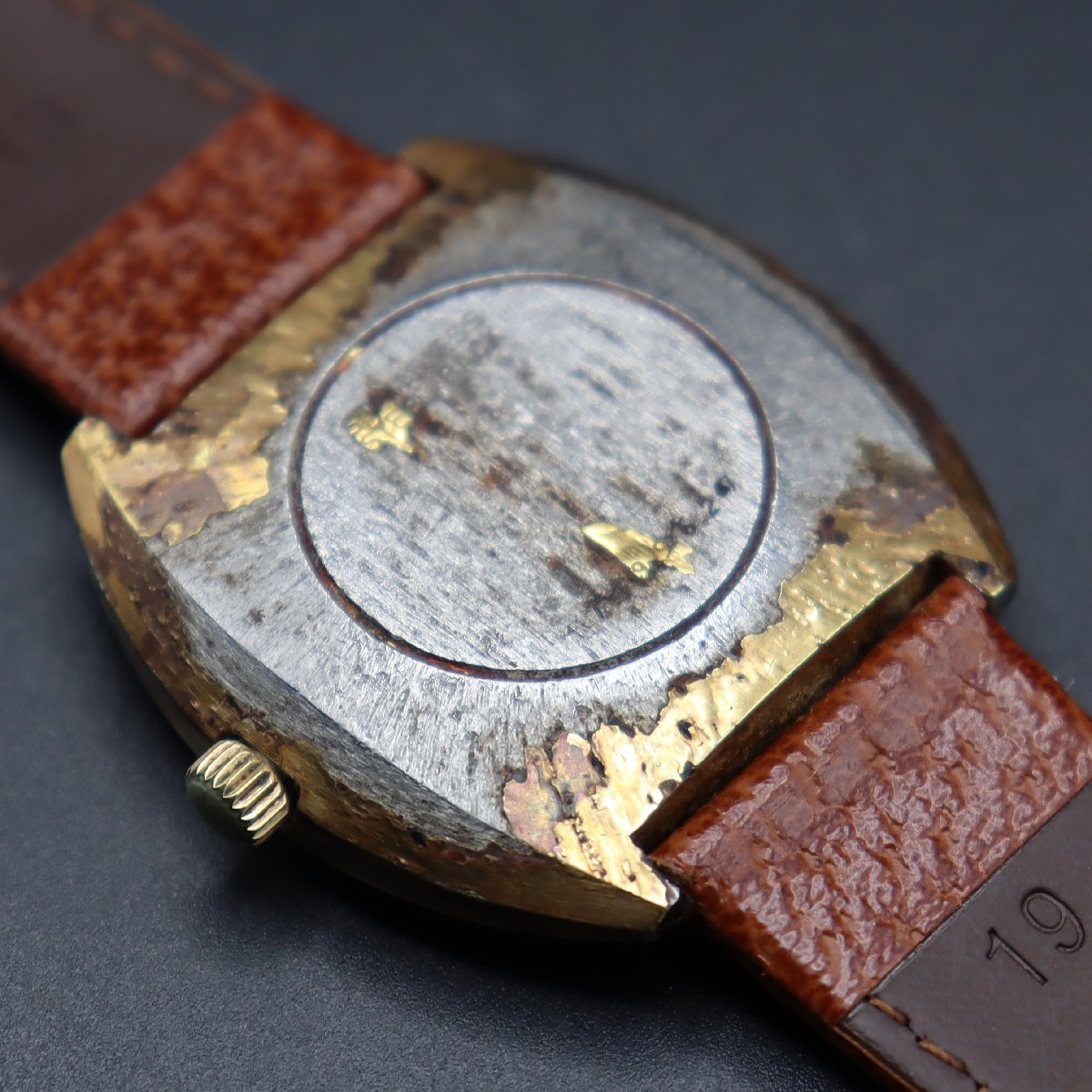 LONGINES CONQUEST ロンジン コンクエスト 自動巻き ゴールドカラー文字盤 デイト スイス製 新品革ベルト メンズ腕時計_画像7