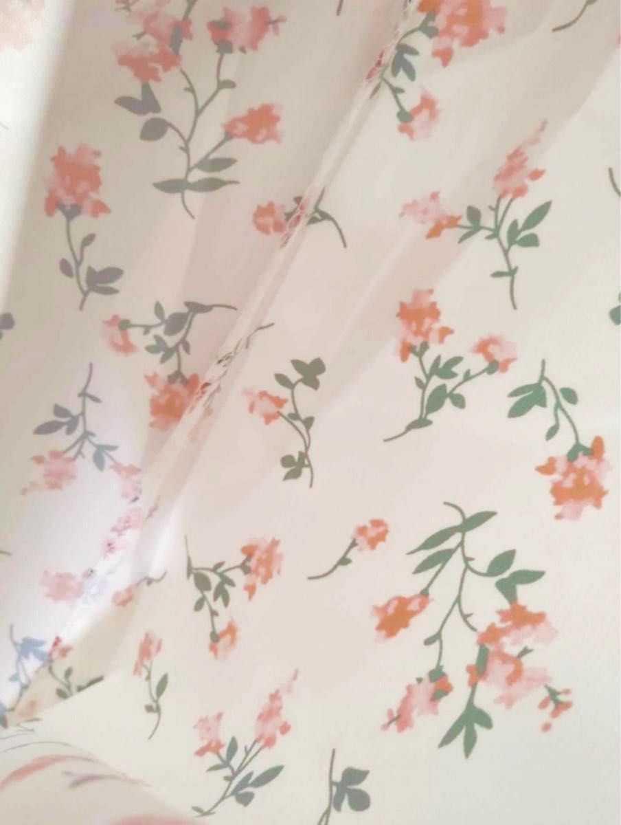 花柄スカート　ピンク　花柄　新品　未使用　ロングスカート　スカート　韓国　人気　ホワイト　小花柄　レディース　プリーツ　白白色