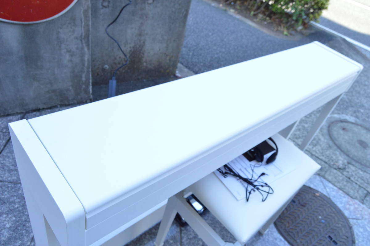 E091 直接引き取り限定 比較的美品 動作品 KORG コルグ C1 Air 電子ピアノ 2020年製 88鍵盤 デジタルピアノ ホワイト A0_画像3