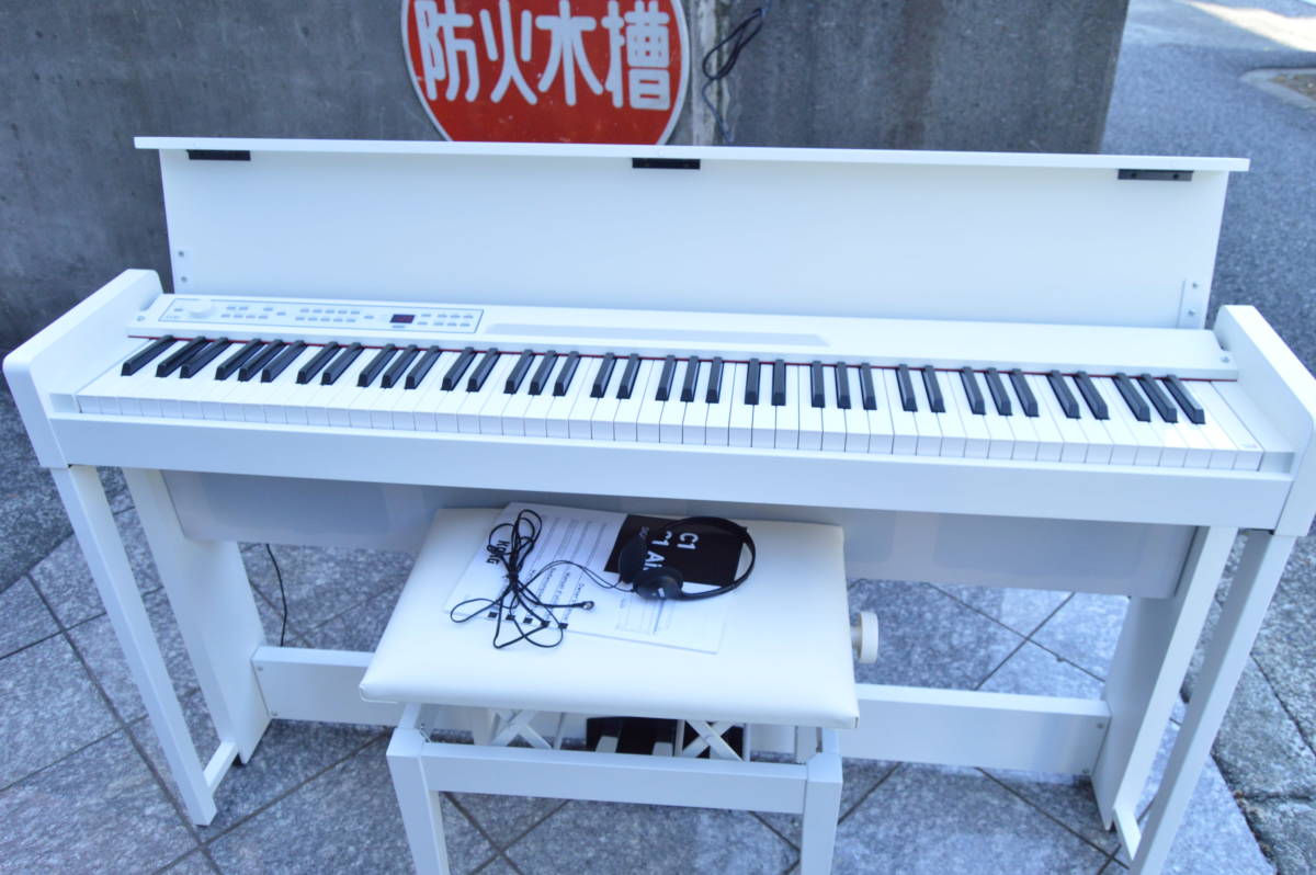 E091 直接引き取り限定 比較的美品 動作品 KORG コルグ C1 Air 電子ピアノ 2020年製 88鍵盤 デジタルピアノ ホワイト A0_画像1