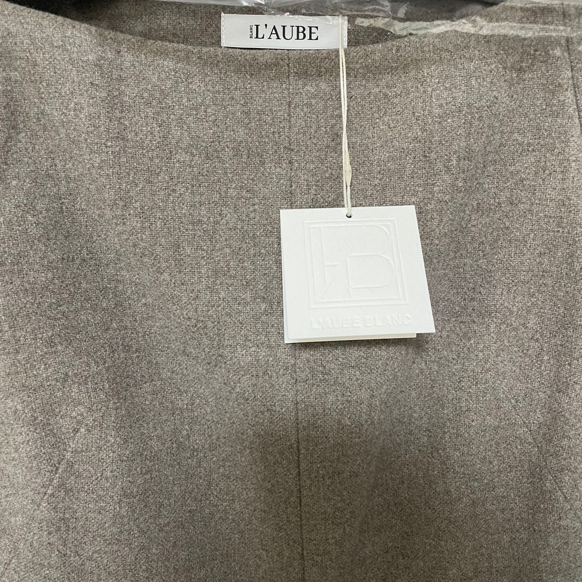 タグ付き laubeblanc Narrow line Cape Dress|Yahoo!フリマ(旧 タグ付き laubeblanc Narrow line Cape Dress|Yahoo!フリマ(旧