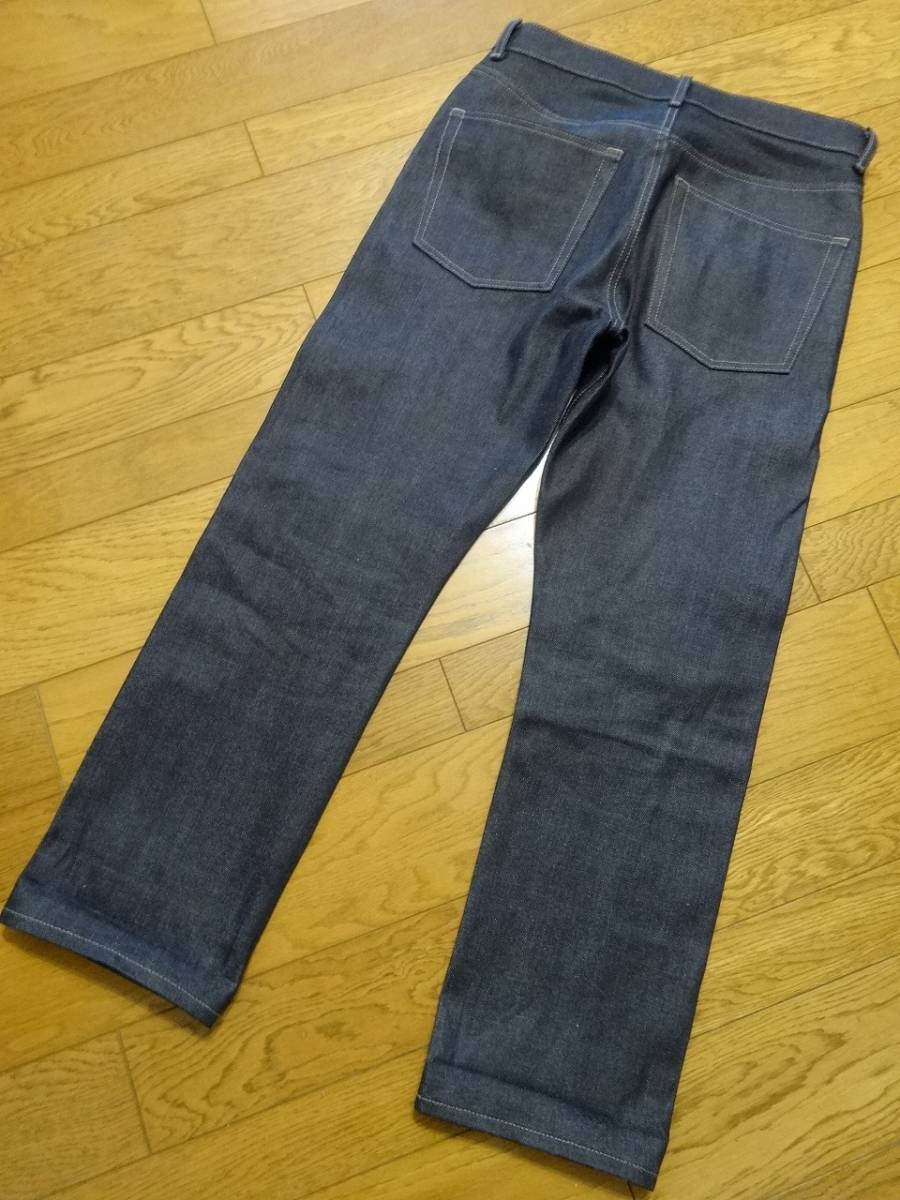 ラスト1本! 送料込 新品★ユニクロ セルビッジ レギュラーフィット ジーンズ W29(73.5cm) 443641★UNIQLO/デニム/ストレート/赤耳/ネイビー_画像4