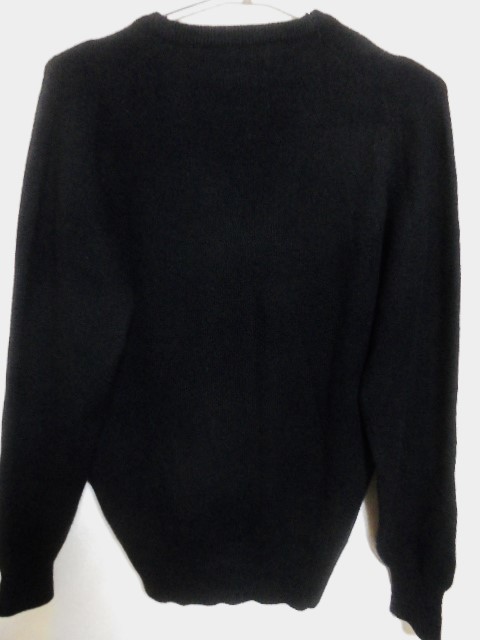 〇良品　スコットランド製　ブラック＆ホワイト　カシミヤ１００％　Vネックセーター　サイズM〇_画像3