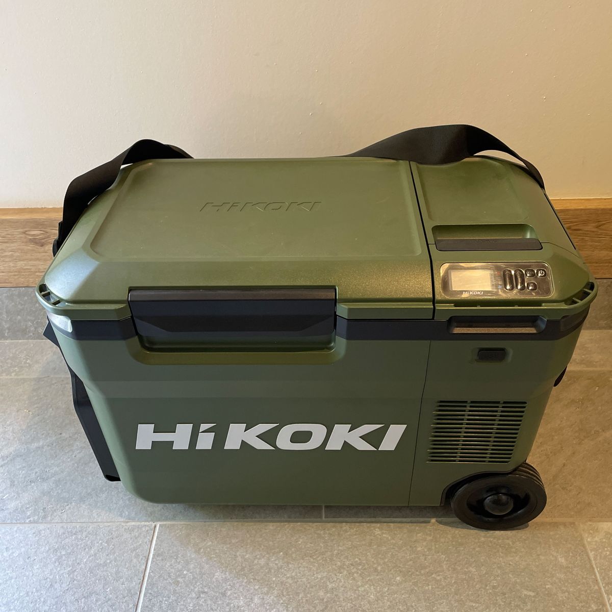 【中古美品】ハイコーキ　HIKOKI クーラーボックス　UL18DB