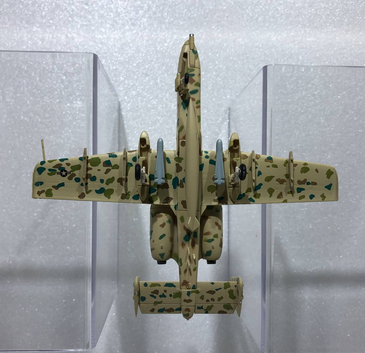 ■完成品 1/144 A-10 サンダーボルトⅡ アメリカ空軍第66兵器飛行隊(66WPS) 砂漠迷彩 