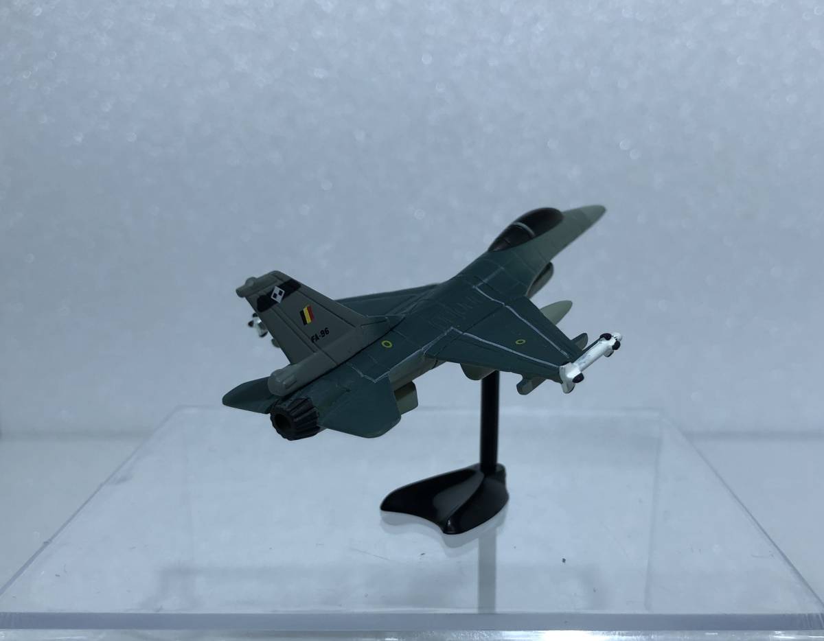 ■完成品 F-16 ロッキード ファイティングファルコン アメリカ ♯ チョコエッグ フルタ 戦闘機シリーズ　1