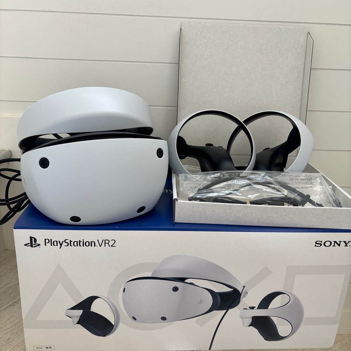 新品同様SONY PlayStation VR 2 本体PSVR2 プレイステーション5 ソニー