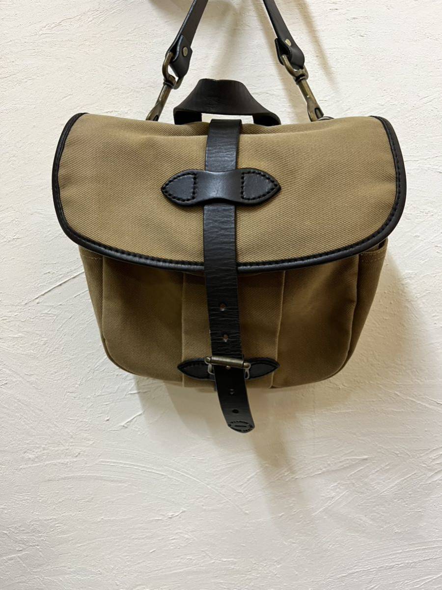 FILSON スモールフィールドバック　TAN_画像1