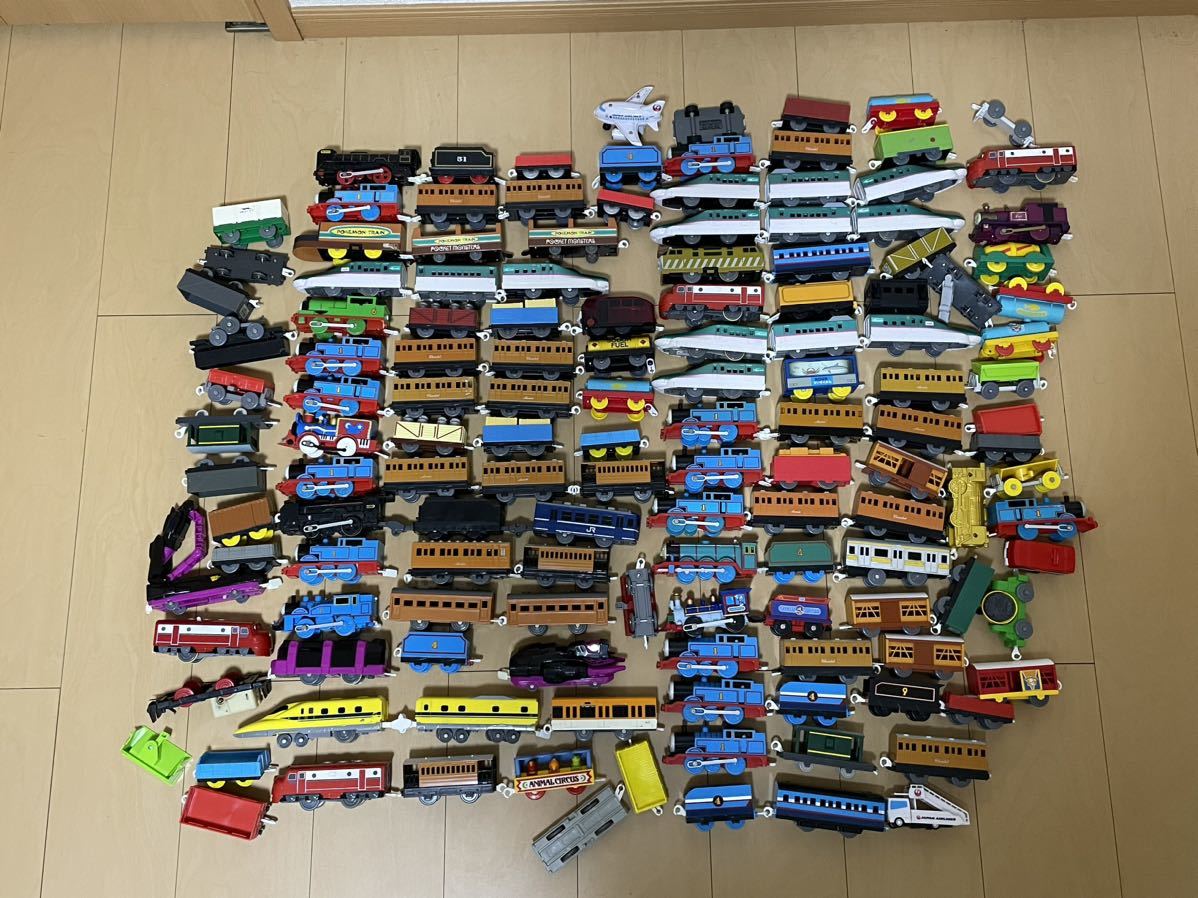 プラレール　車両　大量　ジャンク　トーマス　新幹線　など　動作未確認　子供のおもちゃ整理　120サイズ_画像1