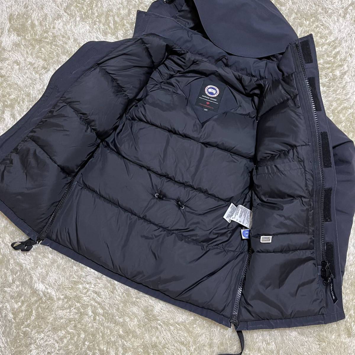 正規品 現行タグ CANADA GOOSE カナダグース カムループス