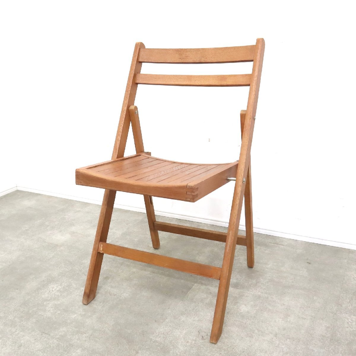 フォールディングチェア ヴィンテージ 木製 椅子 テラスチェア 折りたたみチェア ガーデンチェア【12B2312008】