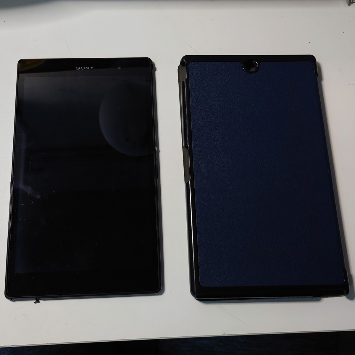 XPERIA Z3 TABLET Compact SGP621 8インチ　SIMフリーモデル　中古　おまけ付き　_画像2