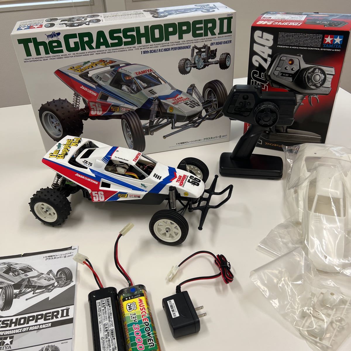 1/10RC タミヤ グラスホッパーII 完成品　中古　スペアボディ付　バッテリー　充電器おまけ_画像1