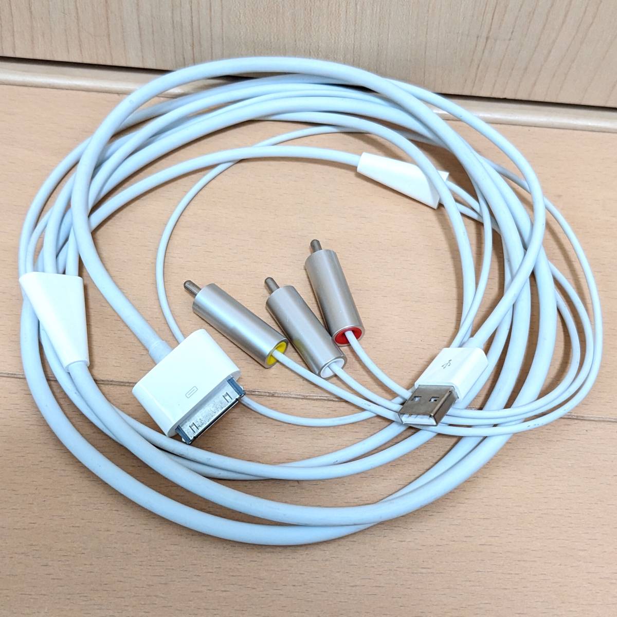 Apple アップル純正コンポジットAVケーブルMC748ZM/A Composite AV
