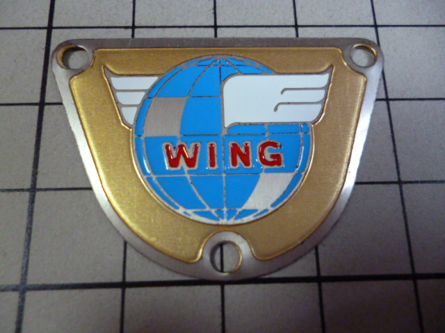 金属 プレート ステッカー ⑭ 当時物 です(40×28mm) WING ビンテージ エンブレム_画像1