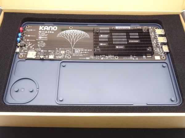 ②★新品 KANO PC ラップトップ タブレットコンピューター 自分で作れるPC 同不 80★_画像3