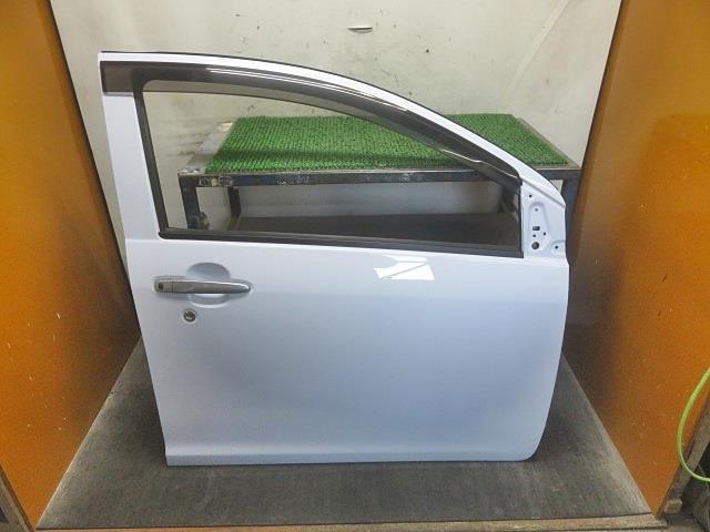 [中古] H24/9 ミライース DBA-LA310S 右フロントドア 67001-B2351 350446 /個人宅配送不可_画像1