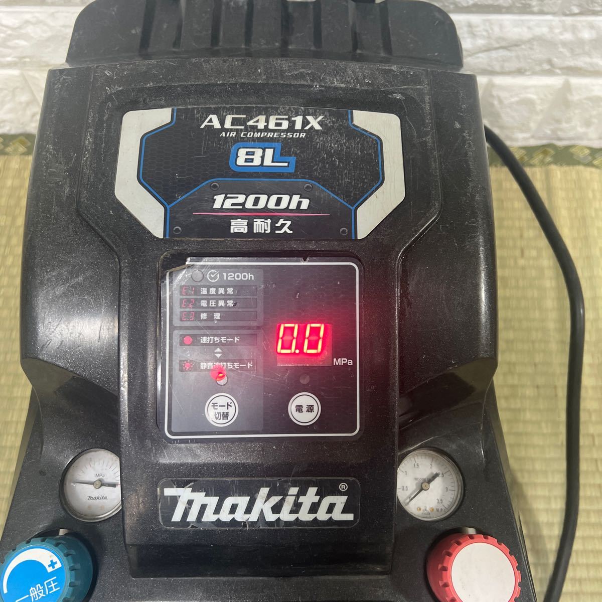 中古品. makita. マキタ コンプレッサー AC461X 8L 1200h 高耐久_画像2